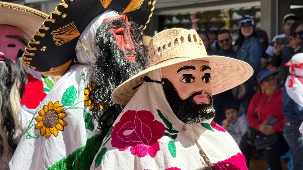 Desfile “Es tiempo de carnaval” en Pachuca