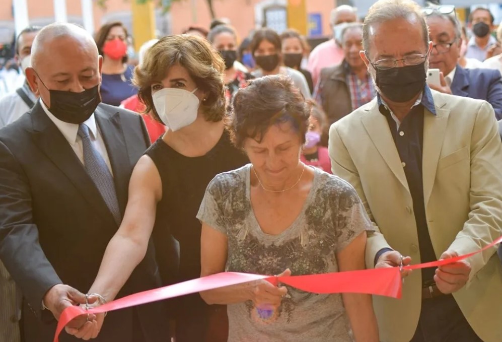 Hijos de Ricardo Garivay inauguran galeria