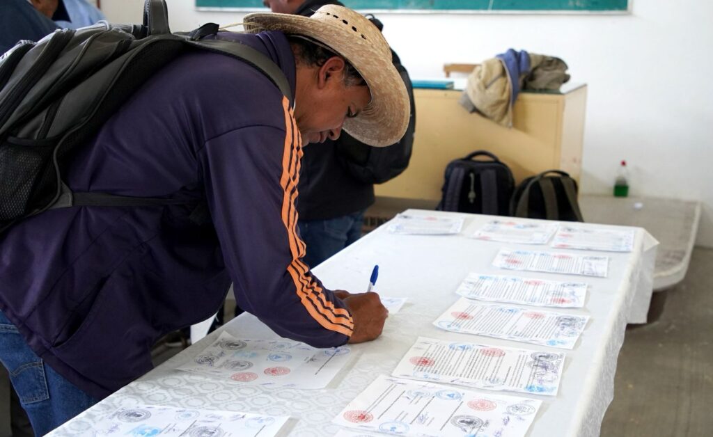 Mesa de Consulta para restauración de la presa Endhó