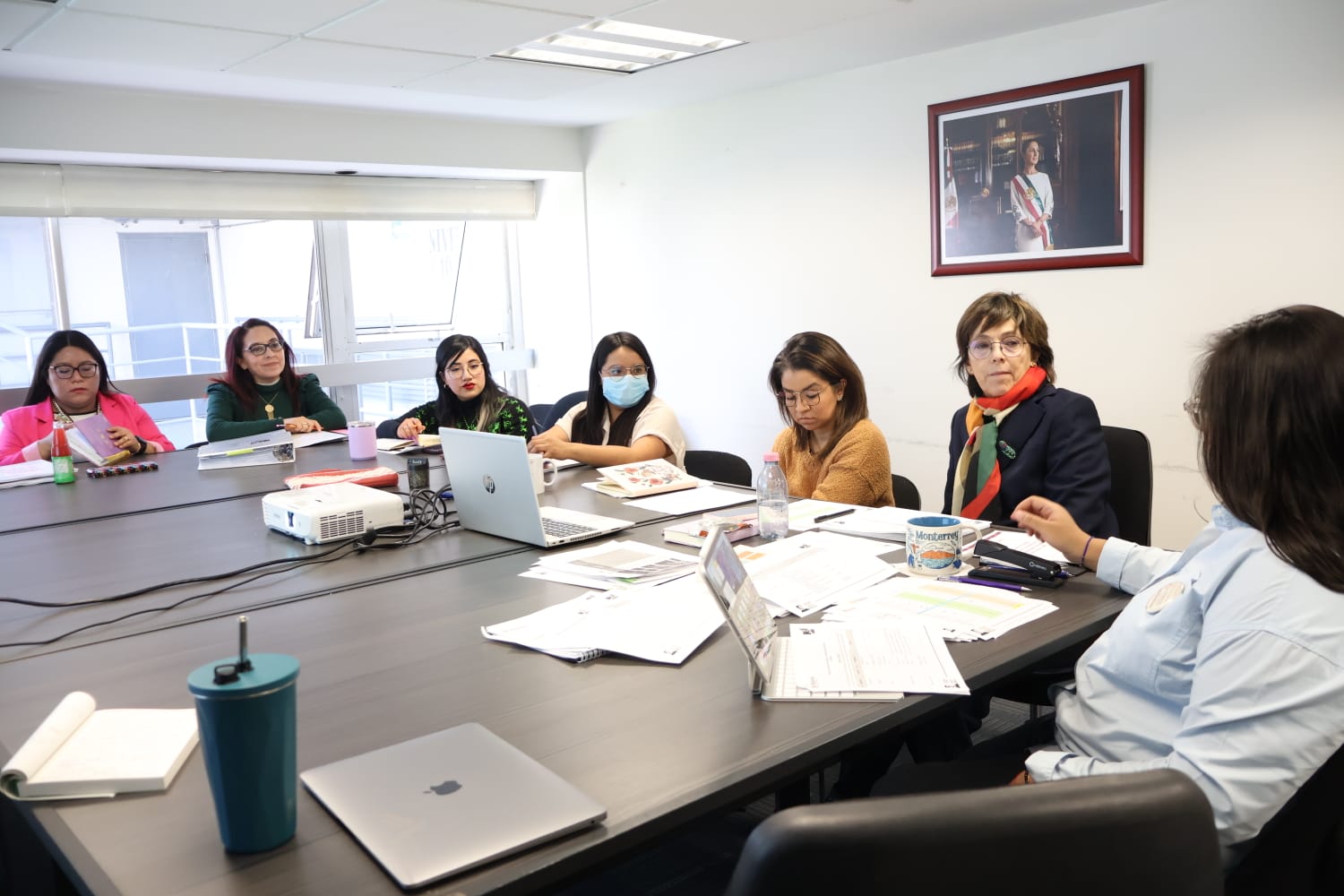 Mujeres reciben orientación en un Centro LIBRE en Hidalgo.