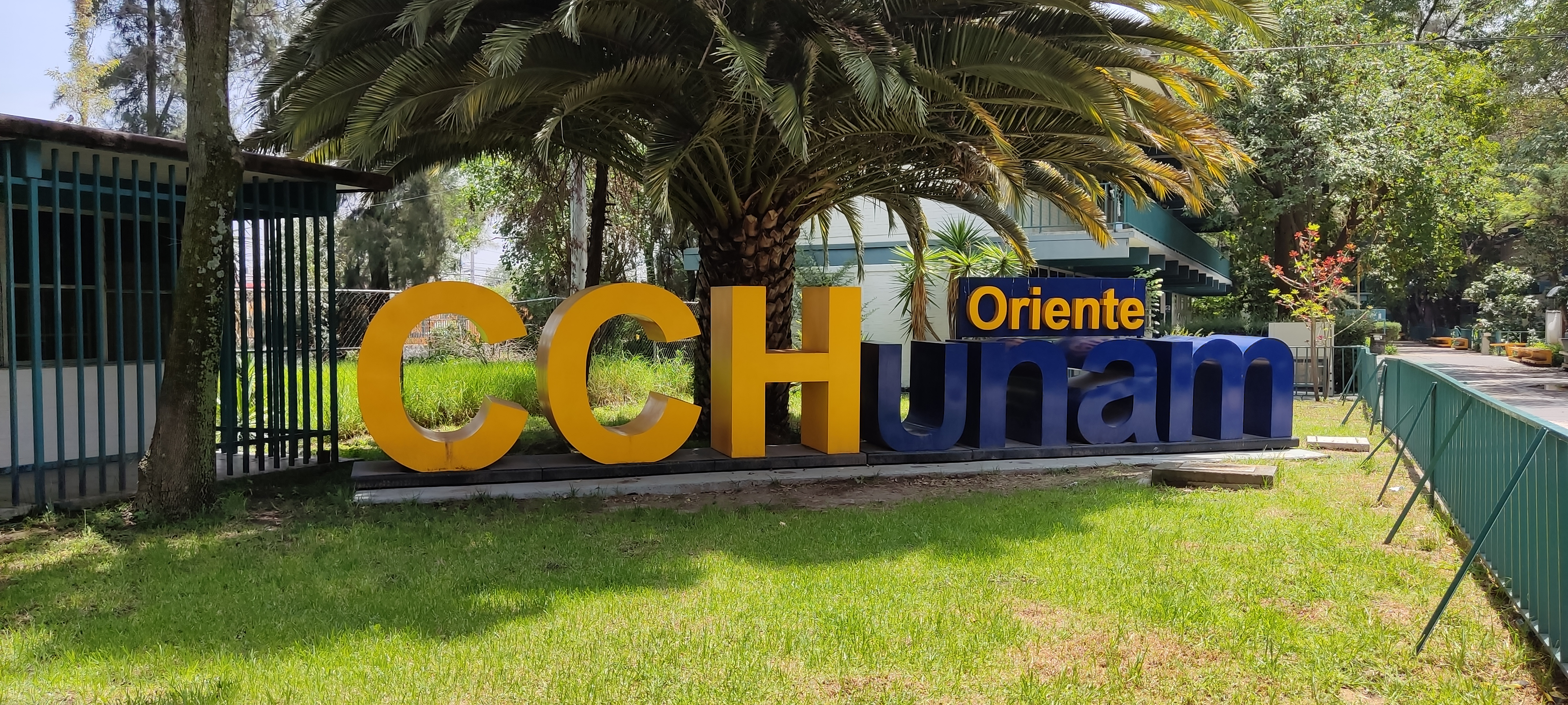 Alumna del CCH Oriente denunció intento de silenciar agresión; comunidad estudiantil votó paro indefinido.