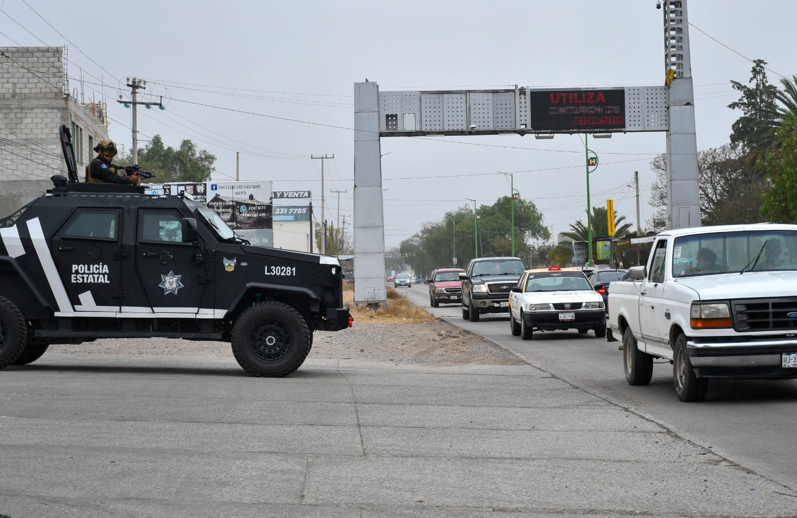 Incendios de autos generan movilización en Hidalgo; autoridades aseguran que no hay carreteras cerradas.