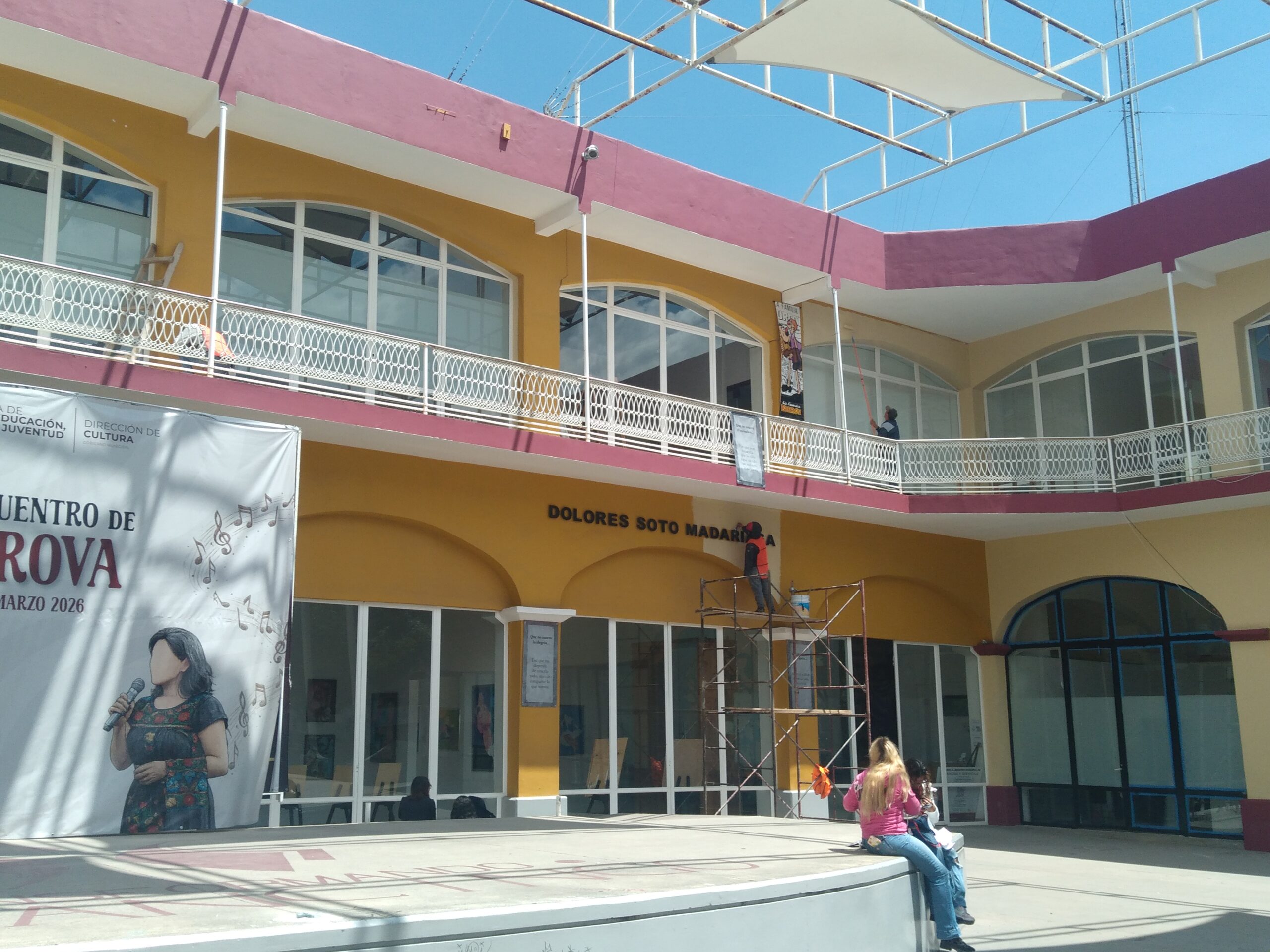 Intervienen Centro Cultural Ricardo Garibay en Tulancingo con color partidista