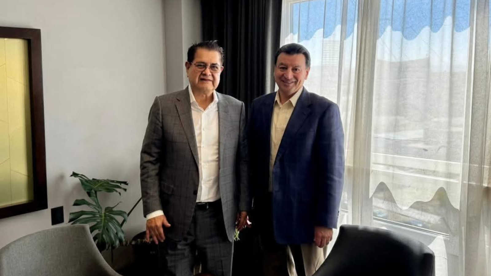 Guillermo Olivares se reúne con Damián Sosa