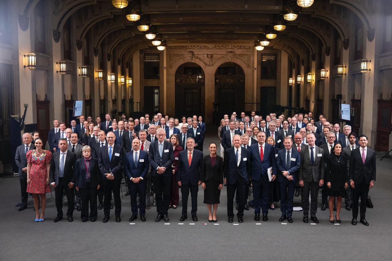 Claudia Sheinbaum recibe a más de 100 CEOs de empresas nórdicas en Palacio Nacional