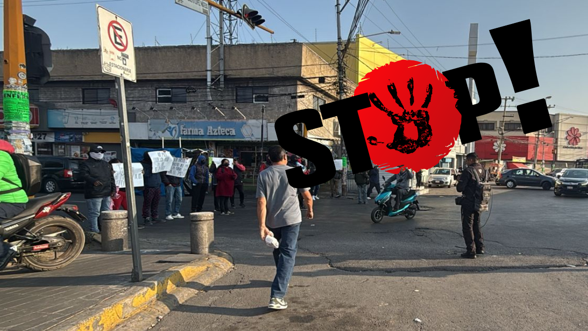 Mototaxistas bloquean Av. Pantitlán en Neza para denunciar extorsiones y pedir apoyo de autoridades ante amenazas contra trabajadores.