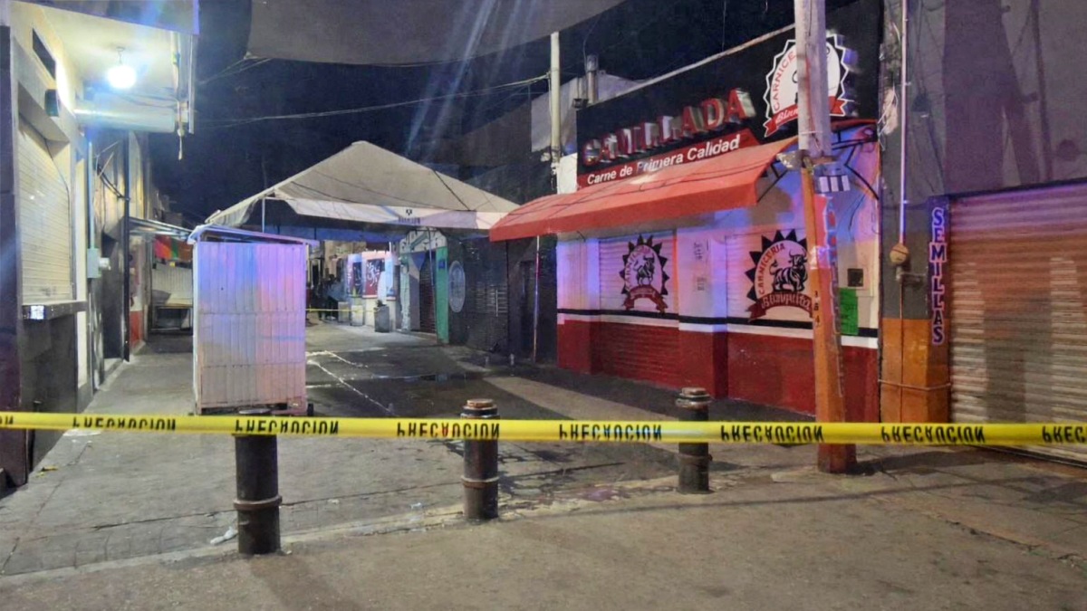 Fachada del bar Black en Tlahuelilpan resguardada por la policía tras balacera.