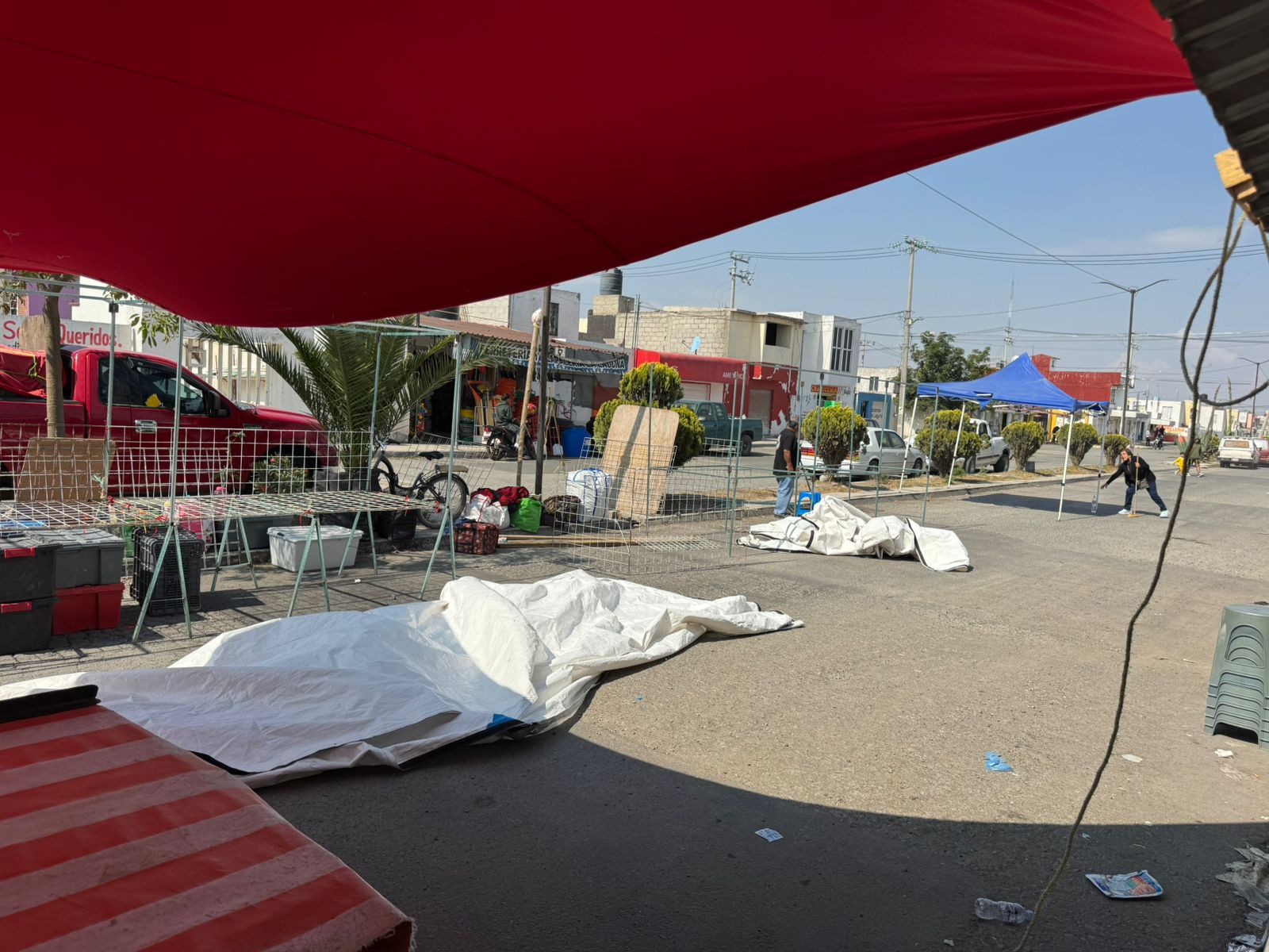 Comerciantes informales de Tizayuca cambian de sede tras acuerdo con autoridades municipales.