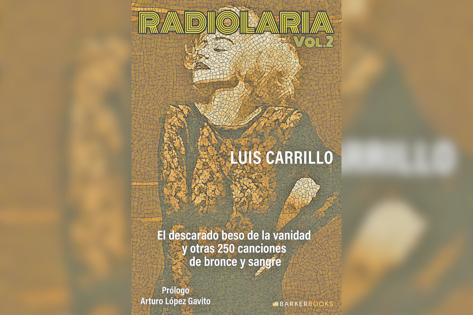 Carrillo no se limita a describir canciones: las sitúa en su tiempo, en sus tensiones políticas y culturales