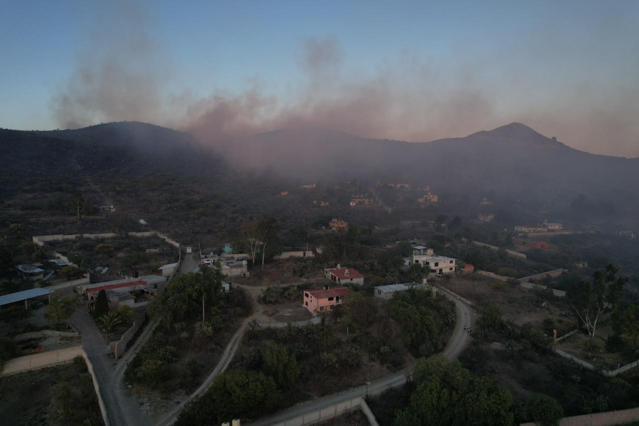 Brigadas regresarán al punto para enfriar la zona y evitar que el fuego resurja