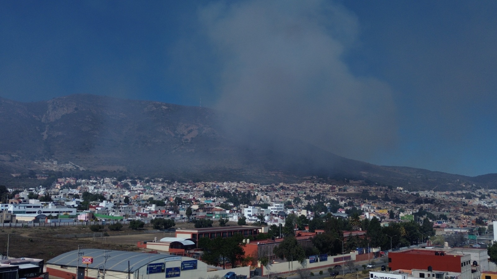 Estudiantes fueron retirados de aulas por precaución ante la presencia de humo