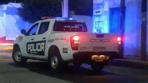 Un hombre fue hallado sin vida en la colonia El Bondho tras una presunta agresión con botella; la PGJEH investiga el caso.