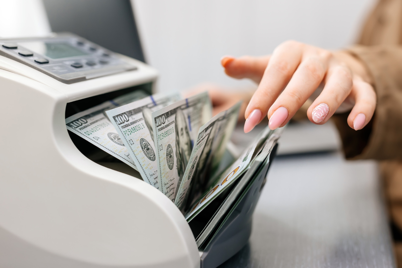 Bancos implementan nuevo requisito: huella digital o reconocimiento facial para movimientos grandes