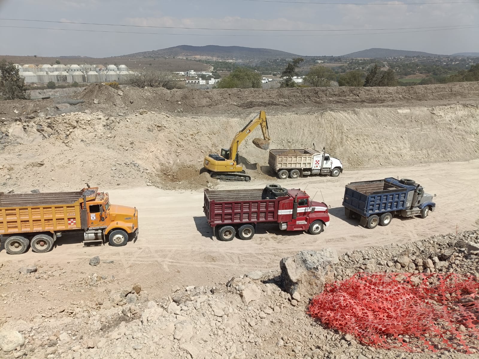 Un viaducto cruzará río, vías y cañadas en Hidalgo como parte del proyecto del Tren México-Querétaro. Las obras ya están en marcha.
