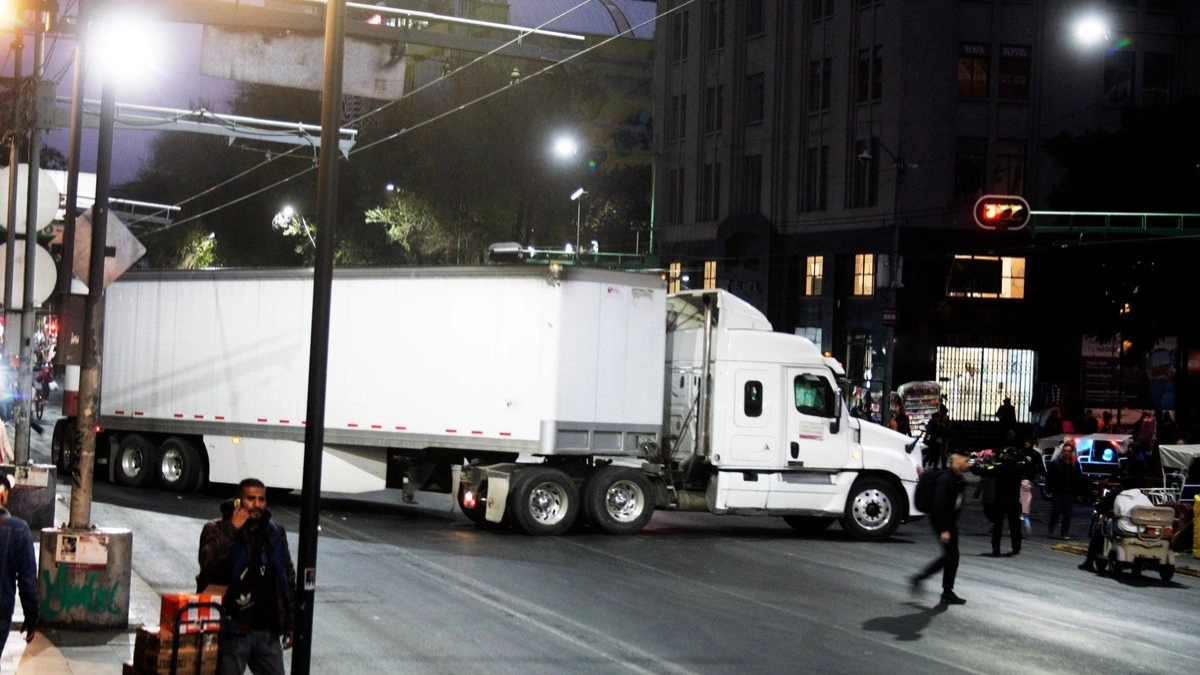 El paro nacional de transportistas y agricultores genera incertidumbre, mientras Segob afirma que no hay razón para bloqueos y destaca apoyos.