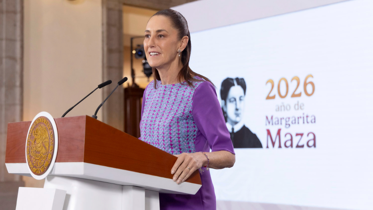 Claudia Sheinbaum durante conferencia donde abordó acciones de la FGR y política internacional.