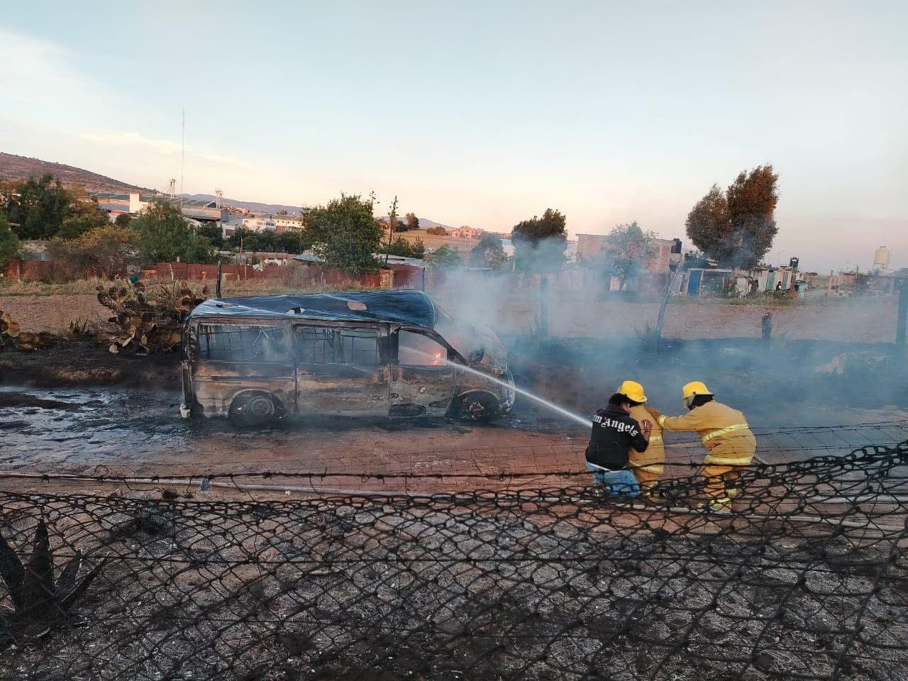 Incendio de camioneta por Huachicol
