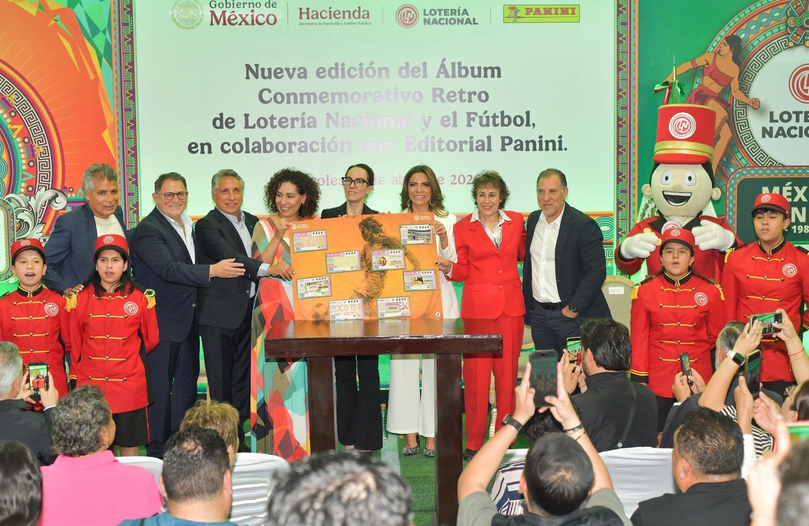 Lotería Nacional y Panini lanzan álbum retro de fútbol gratuito en México