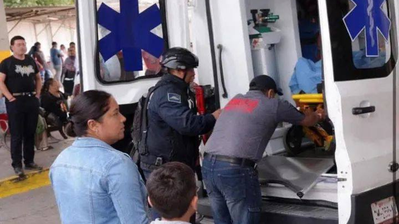 Mujer da a luz en terminal de Tula