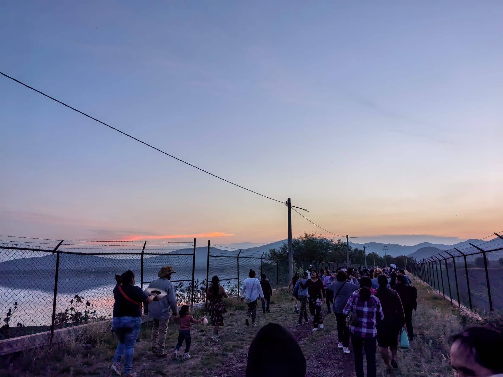 Cierran negocios, muere ganado y el problema sigue