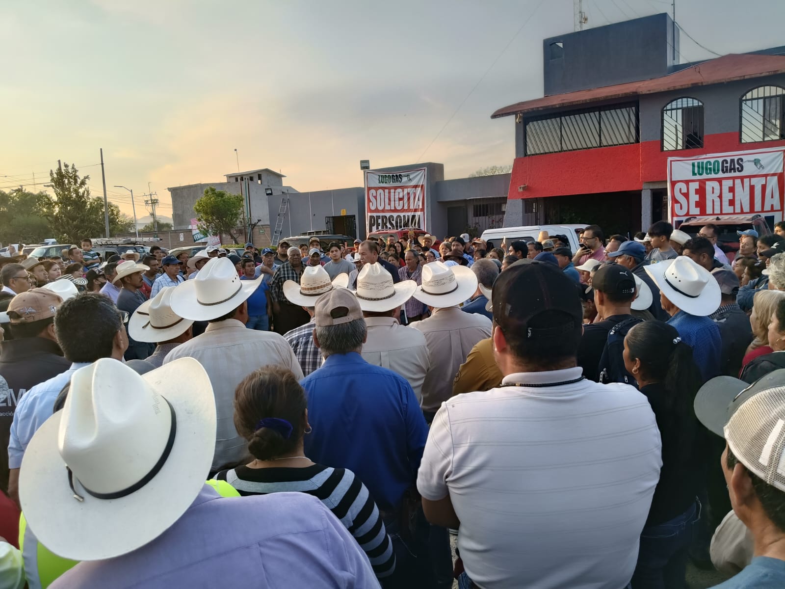 Comunidades analizan bloqueos por crisis en la presa Endhó