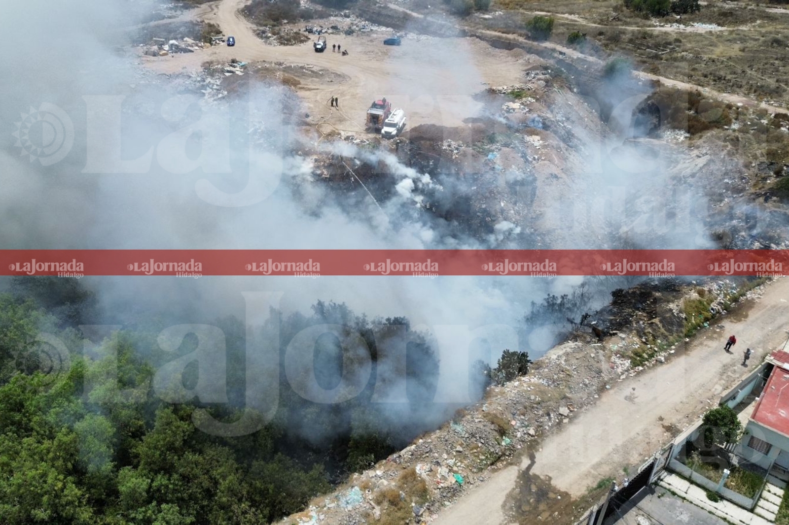 Incendio en tiradero clandestino en Zempoala