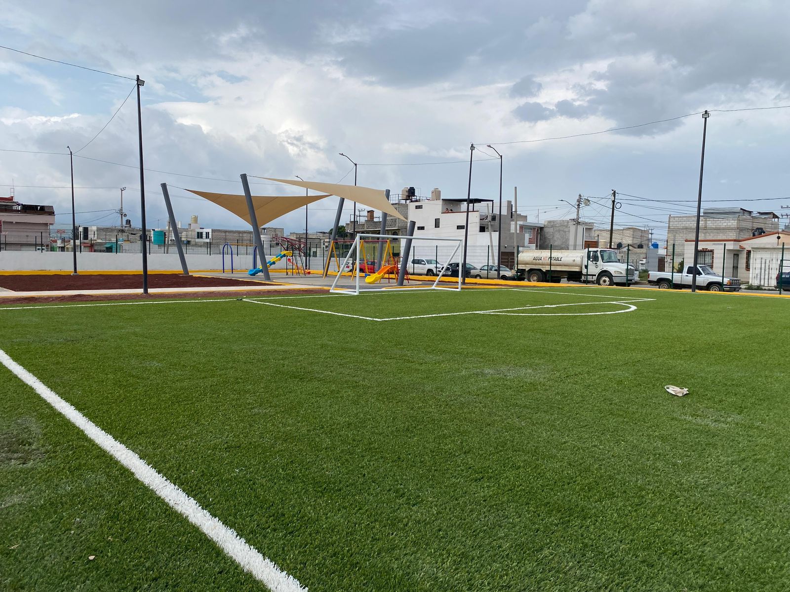 Después de 20 años de abandono, vecinos de Los Tuzos por fin ven transformado un espacio que parecía olvidado. Así quedó el nuevo parque