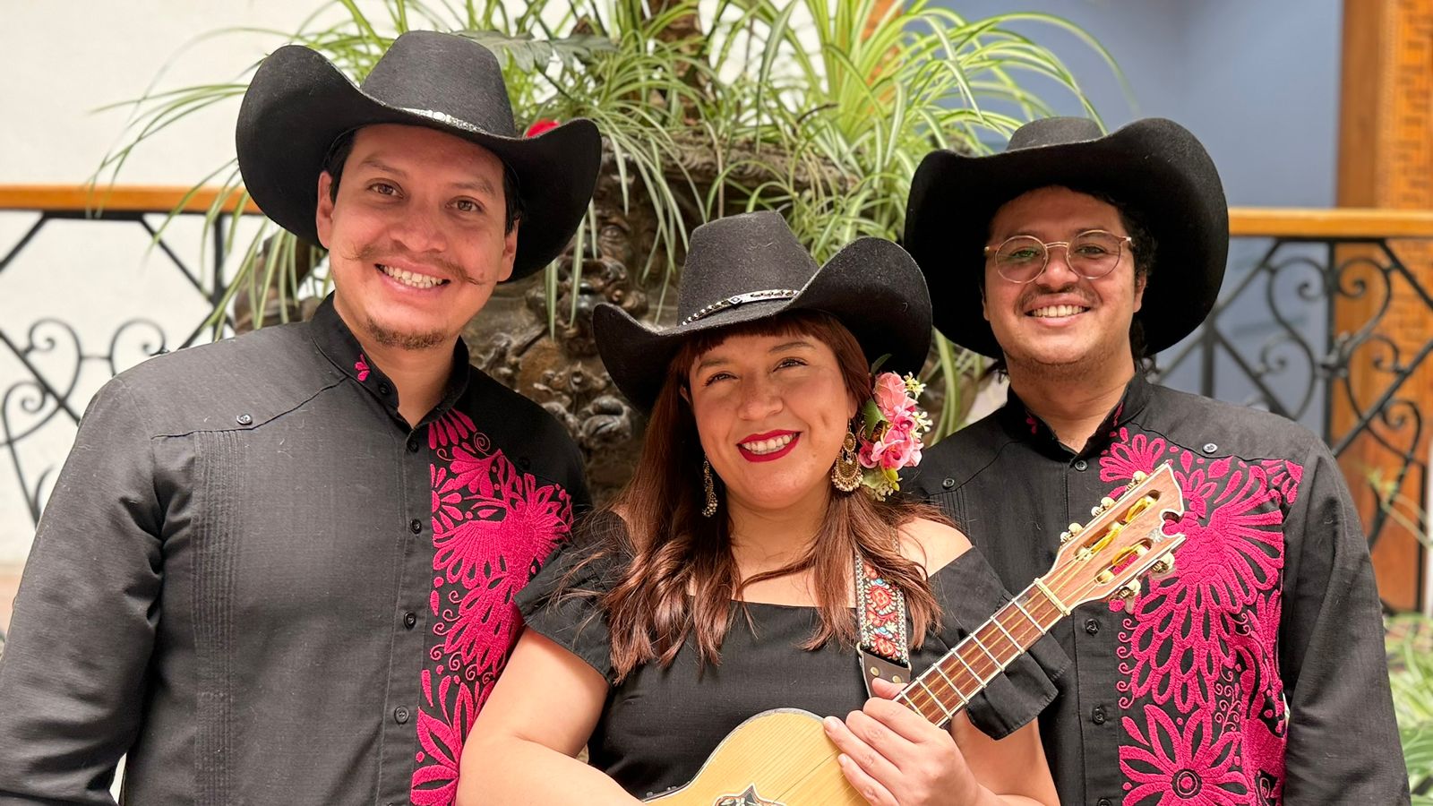 Los Tlacuilos
