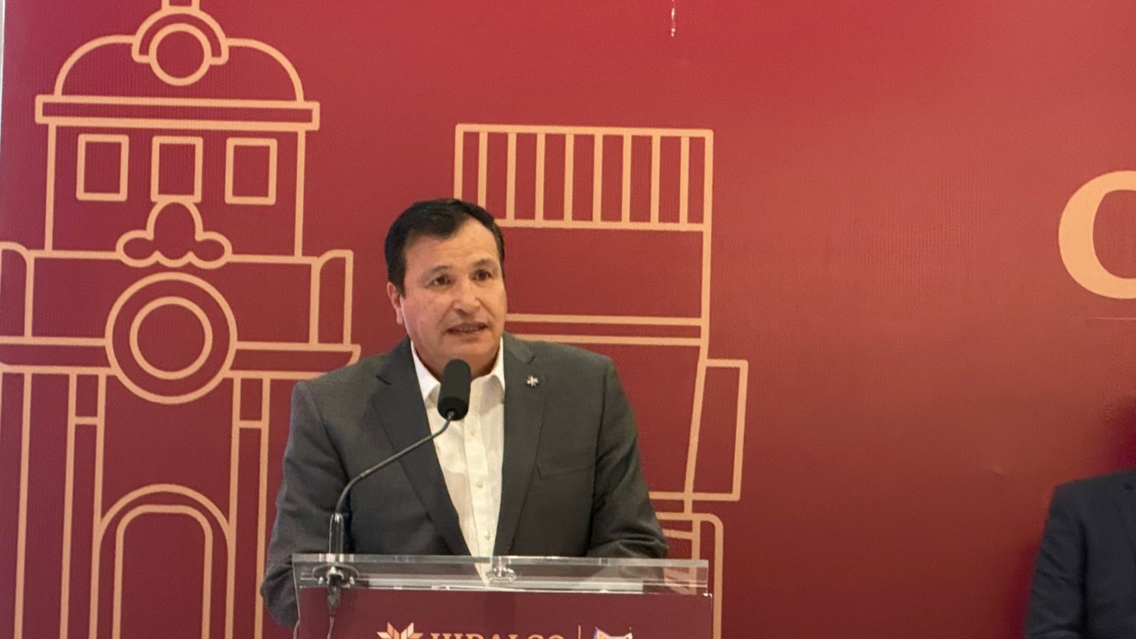 Revisaron 700 casos en Hidalgo… pero solo 12 funcionarios lograron justificar sus dos plazas