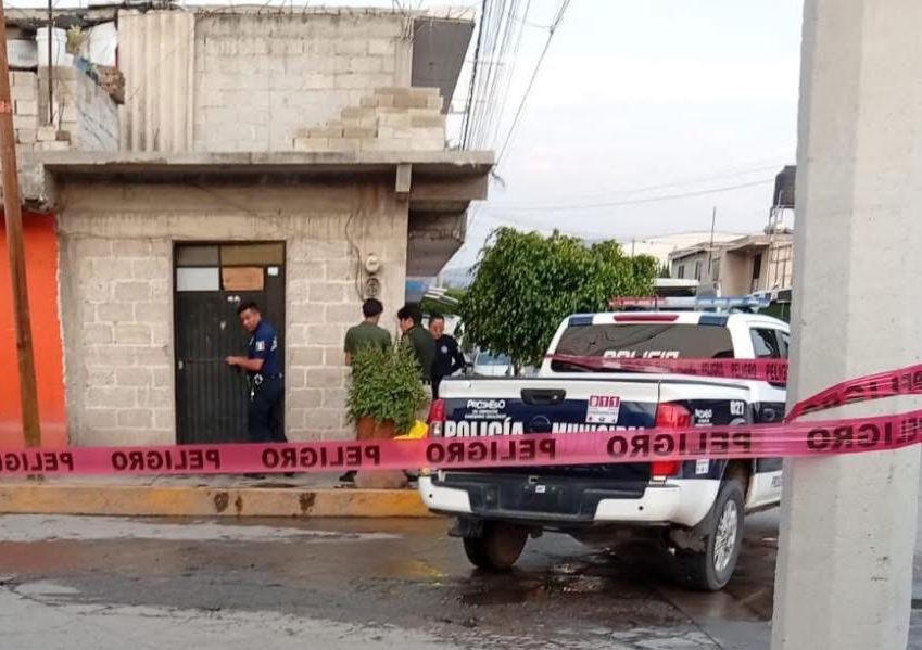 Vecinos reportaron detonaciones de arma larga y minutos después autoridades localizaron a un hombre asesinado en plena zona centro