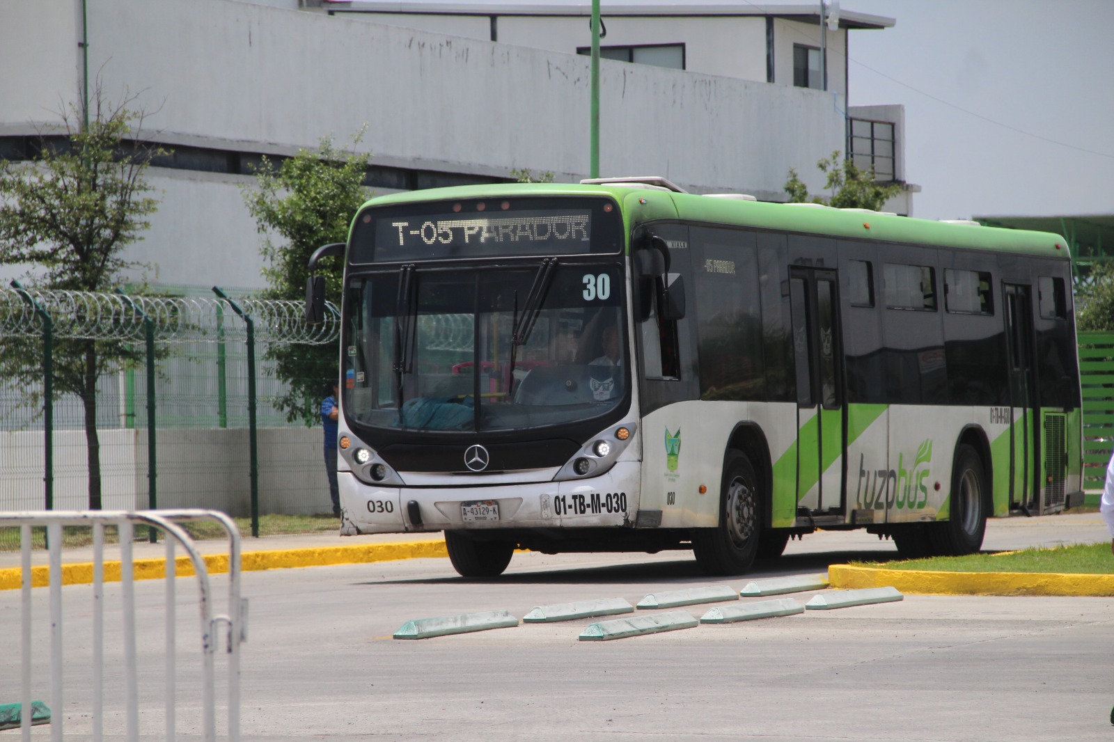 Tuzobús
