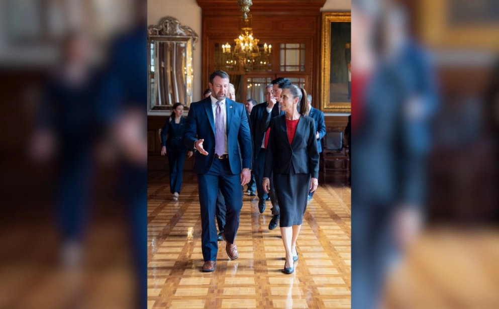 Claudia Sheinbaum junto con el secretario de Seguridad Interior de EU, Markwayne Mullin