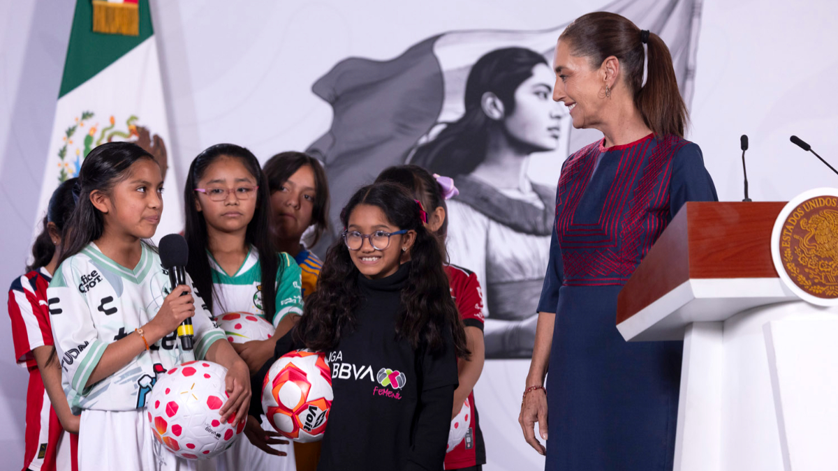 Niños y jóvenes participan en programas de desarrollo impulsados por la FMF, Liga MX y Conade.
