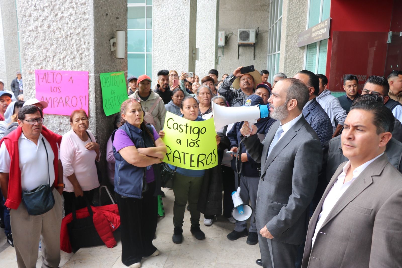 Vecinos exigieron respuestas y entregaron nueva información que podría ser clave en el caso del asalto al Parque Acuático Dios Padre