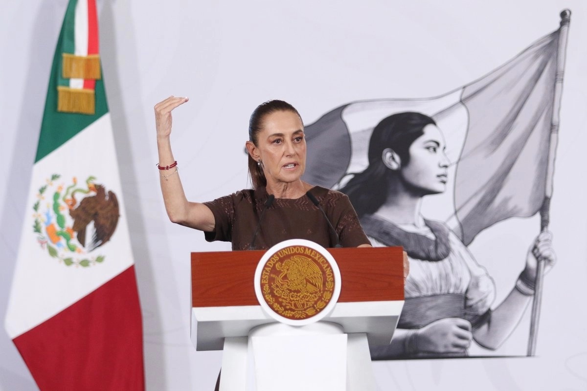 La presidenta Claudia Sheinbaum durante su conferencia matutina al hablar sobre las medidas de Estados Unidos contra políticos mexicanos.