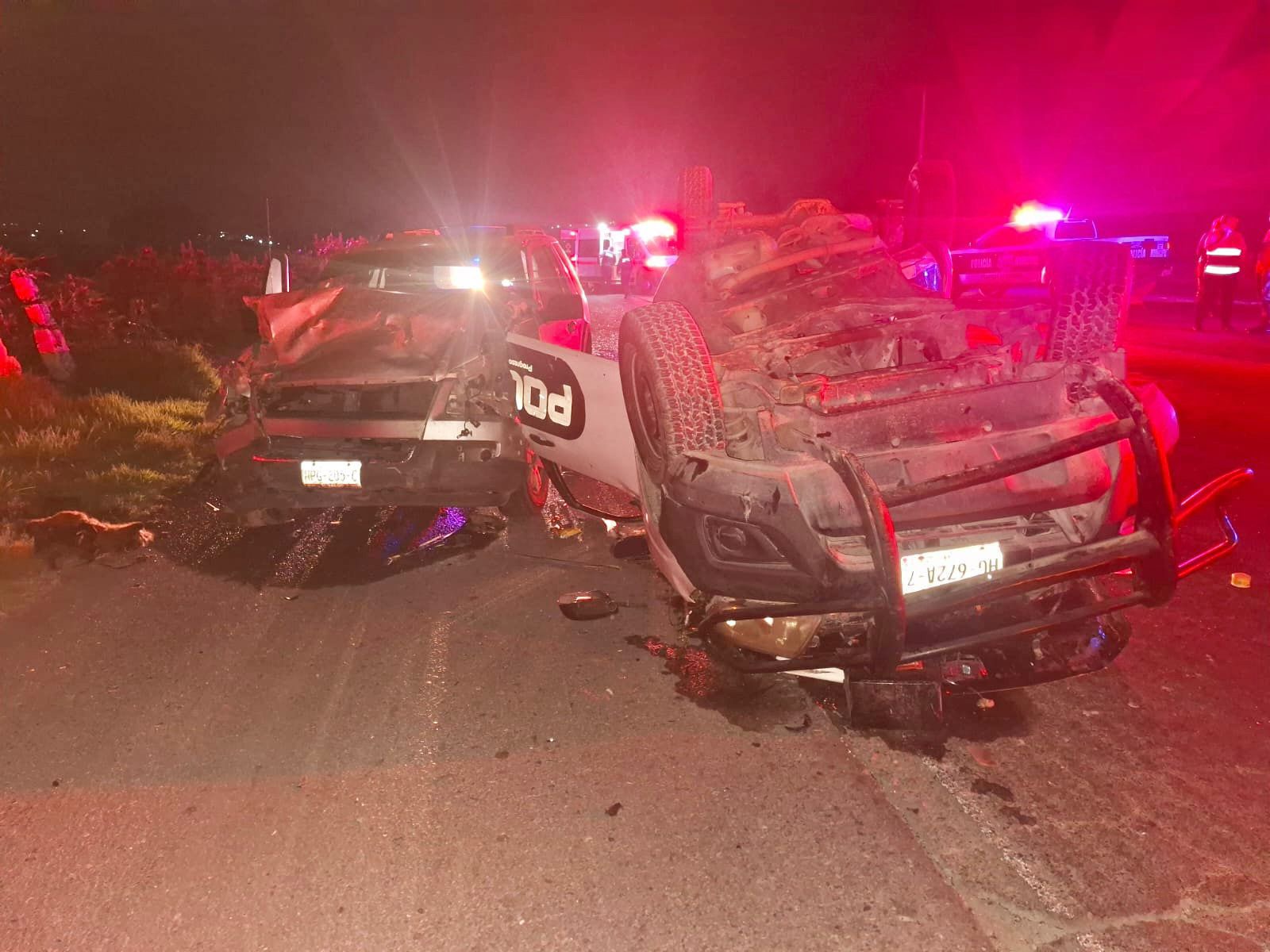 Brutal impacto contra camioneta particular deja una patrulla destrozada, un uniformado sin vida y otro luchando por su salud en el hospital
