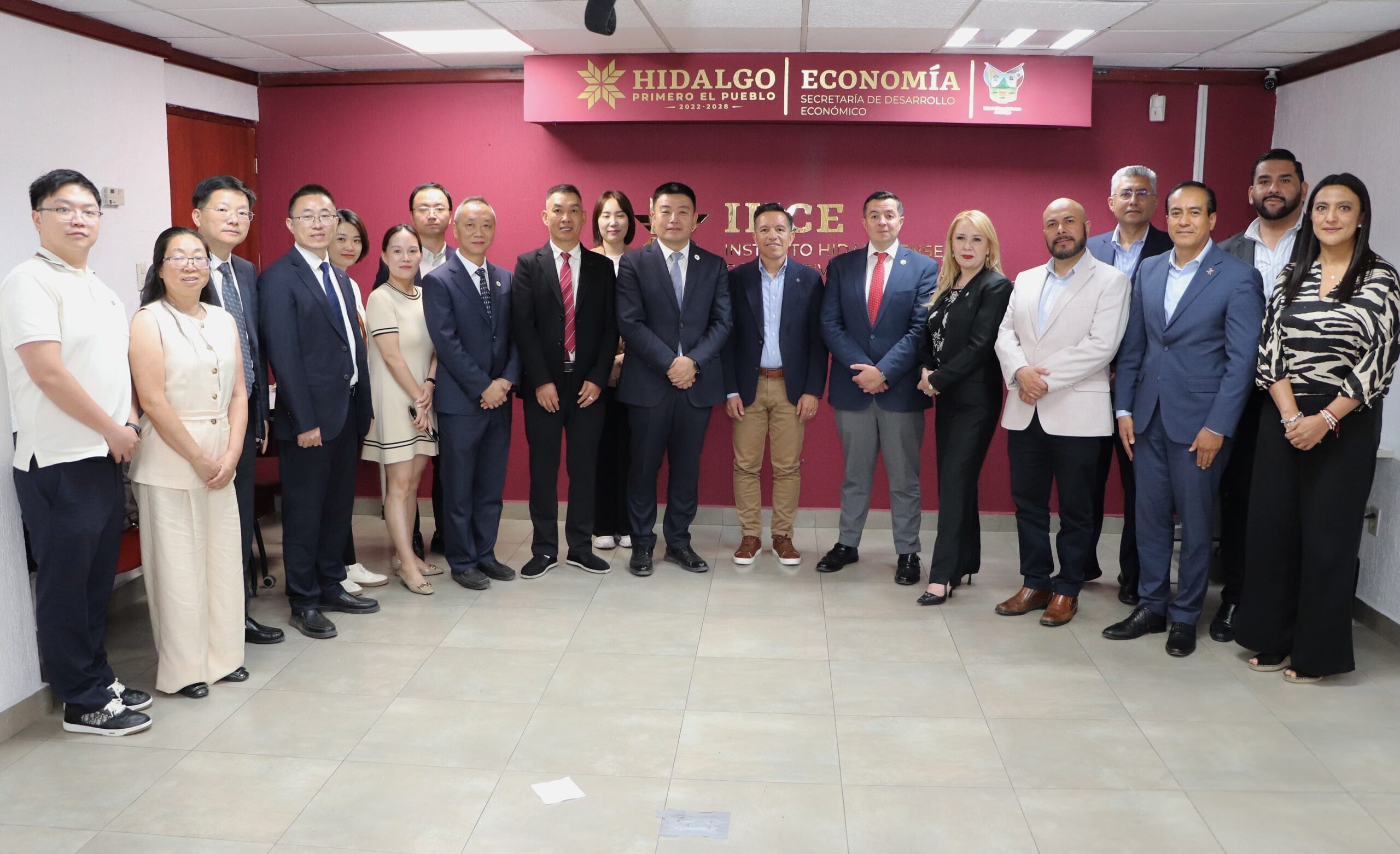 Autoridades de Hidalgo y representantes de Hunan
