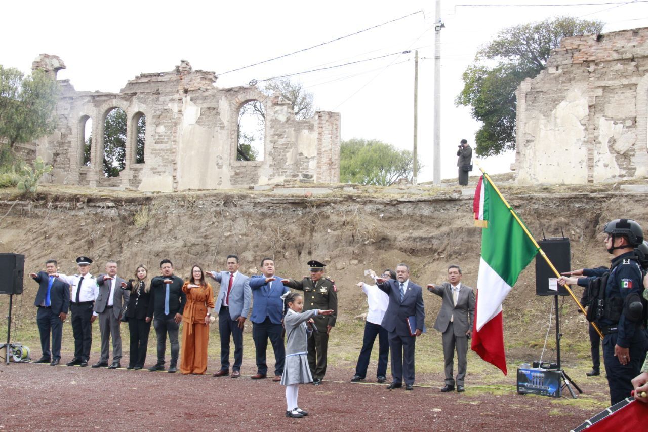 Autoridades durante la recepción administrativa de Lomas de Nopalapa