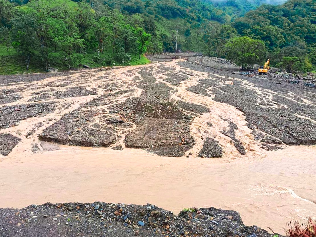 Monitoreo de río durante temporada de lluvias en Hidalgo.