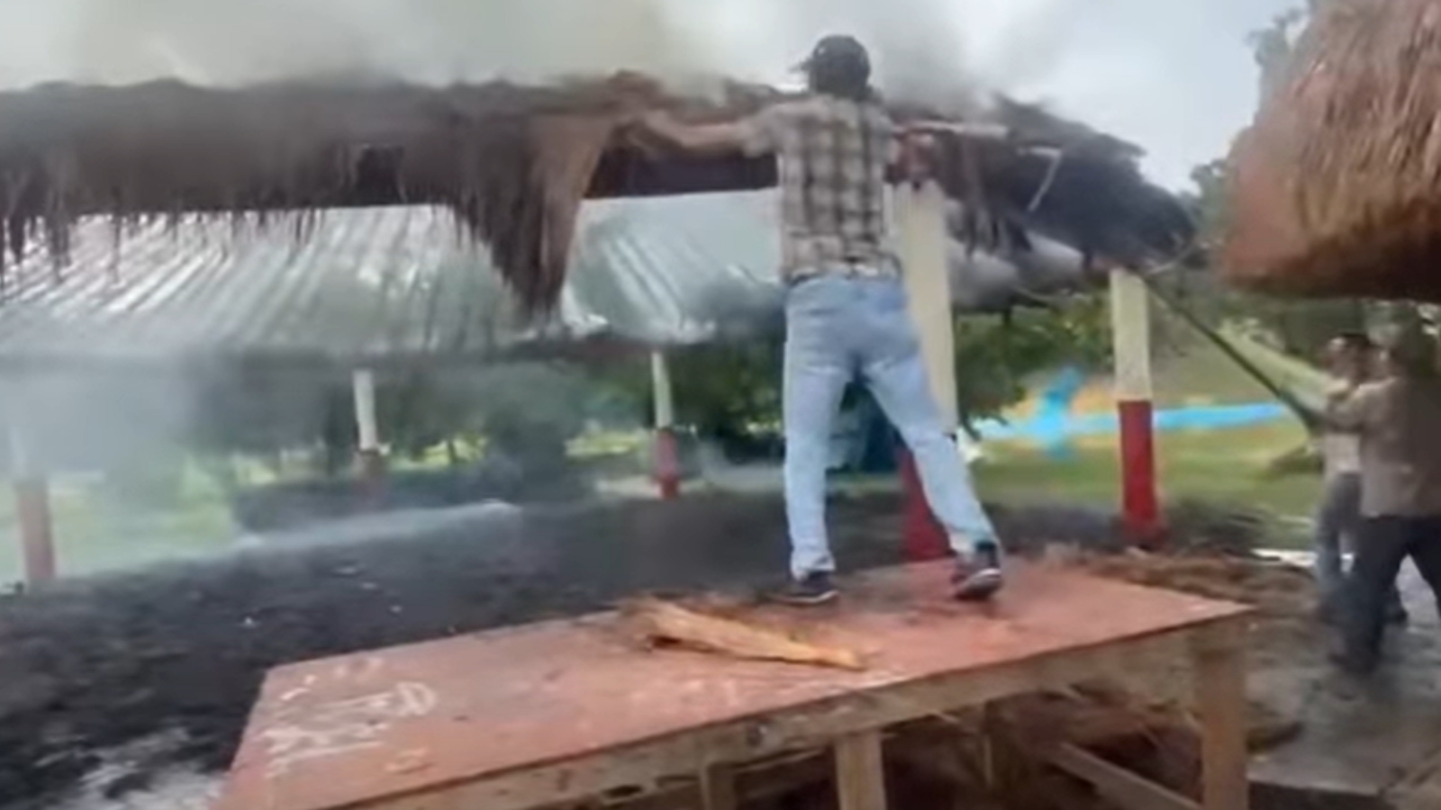 incendio en palapa