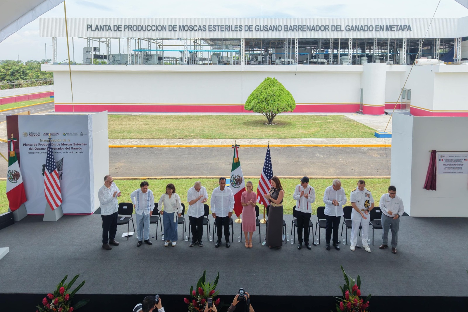 Sheinbaum inauguró una planta estratégica en Chiapas para frenar una de las plagas que más preocupa al sector ganadero. Te contamos cómo funcionará.
