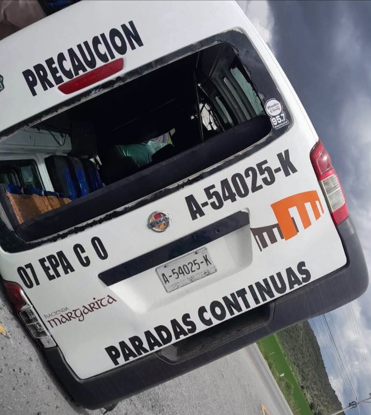 Choque entre colectiva y camioneta deja cuatro lesionados en la Pachuca-Ciudad Sahagún