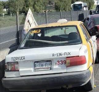 Choque entre taxi y auto particular provocó caos vial en Tizayuca
