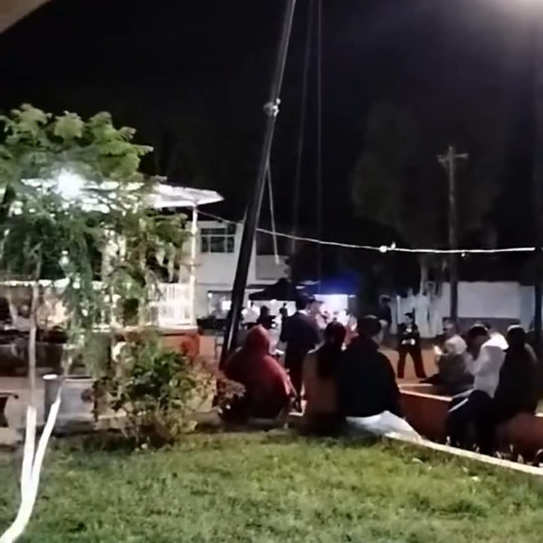 Conductor presuntamente ebrio arrolla puestos de tianguis en Tolcayuca
