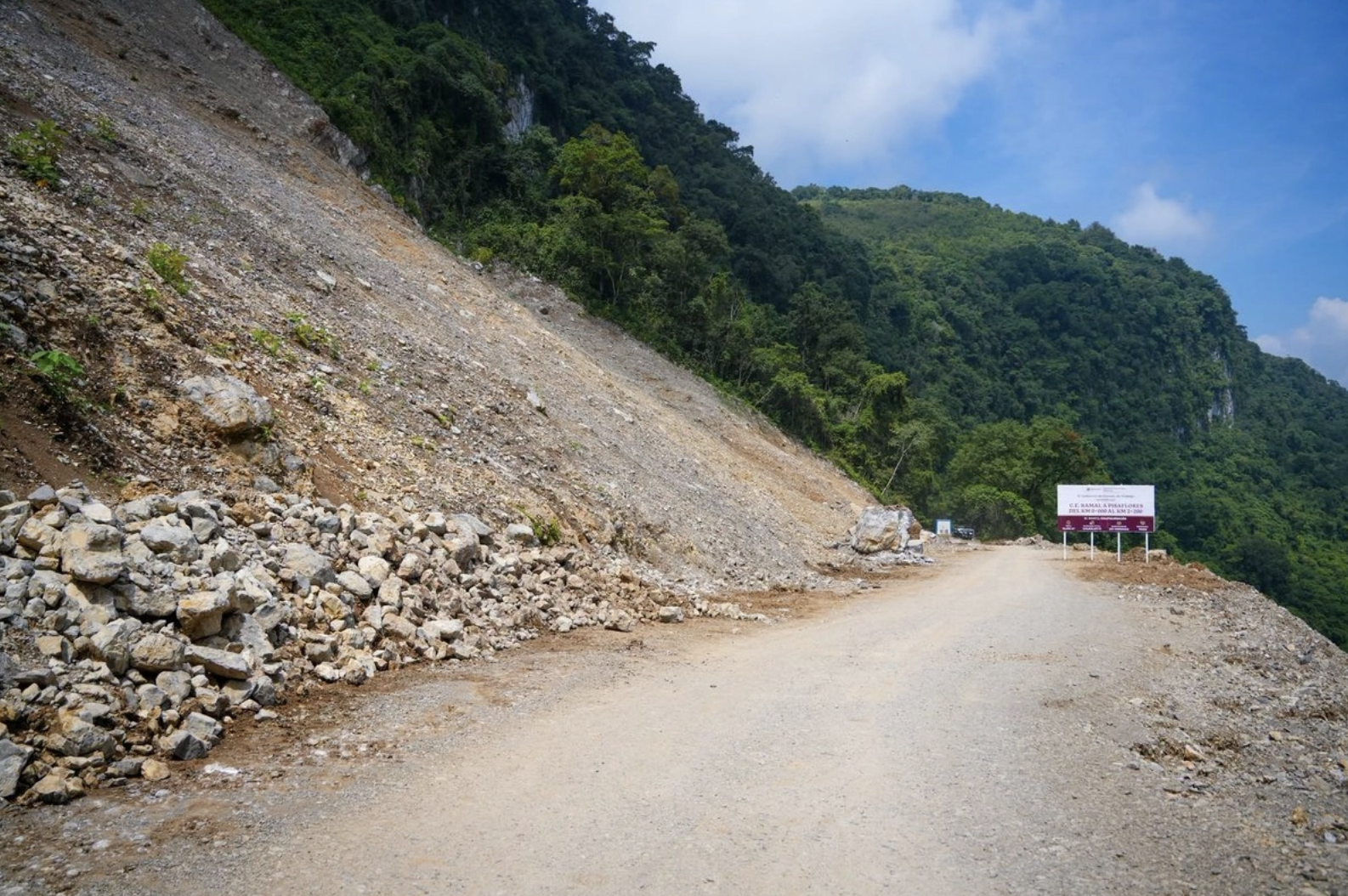 Más de 8 mil millones de pesos serán destinados para caminos, puentes y obras en municipios afectados.
