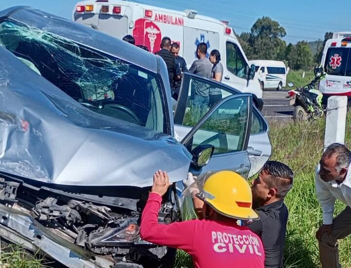 Fuerte choque deja seis heridos en la Pachuca–Huejutla