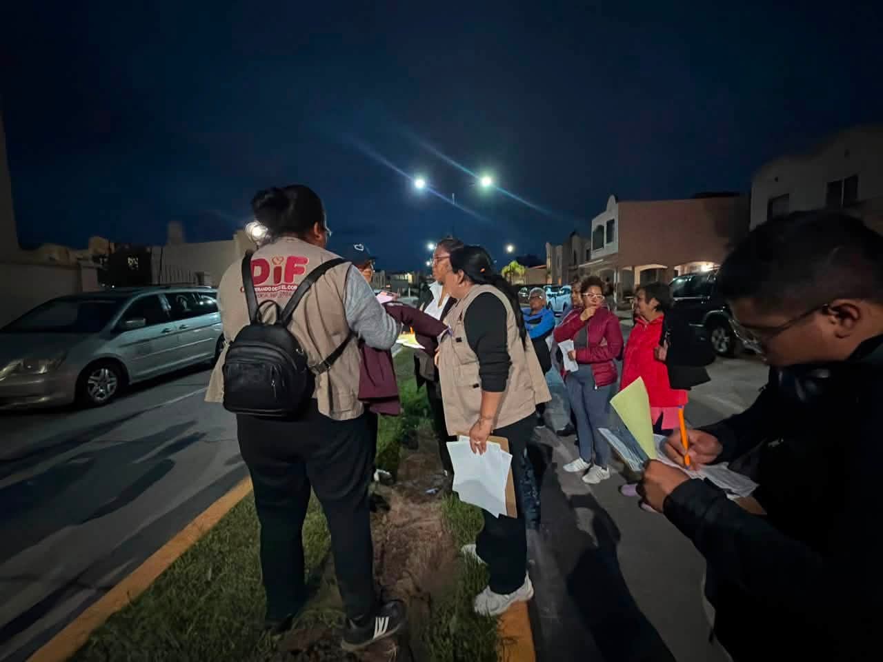 Autoridades entregan apoyos a familias afectadas por lluvias en Tizayuca.
