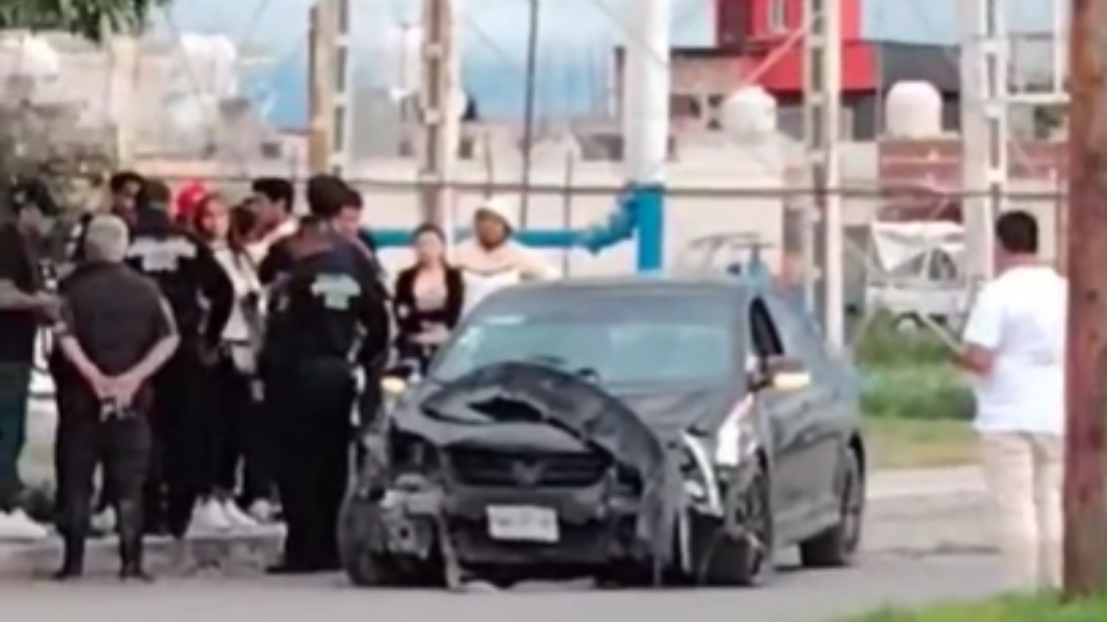 Policías detienen a dos hombres tras choque en Villa Magna, Tizayuca.