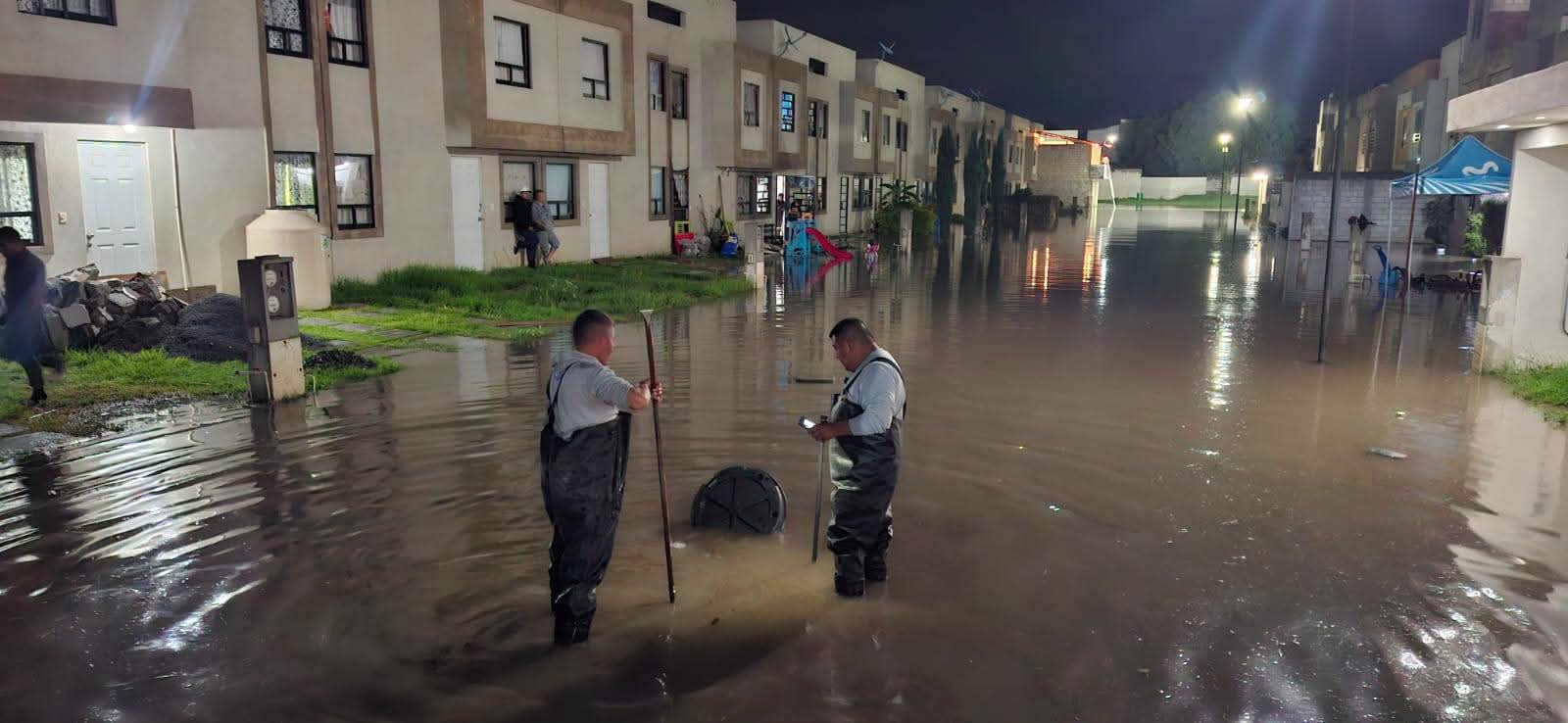 Calles inundadas tras la lluvia torrencial en Tizayuca
