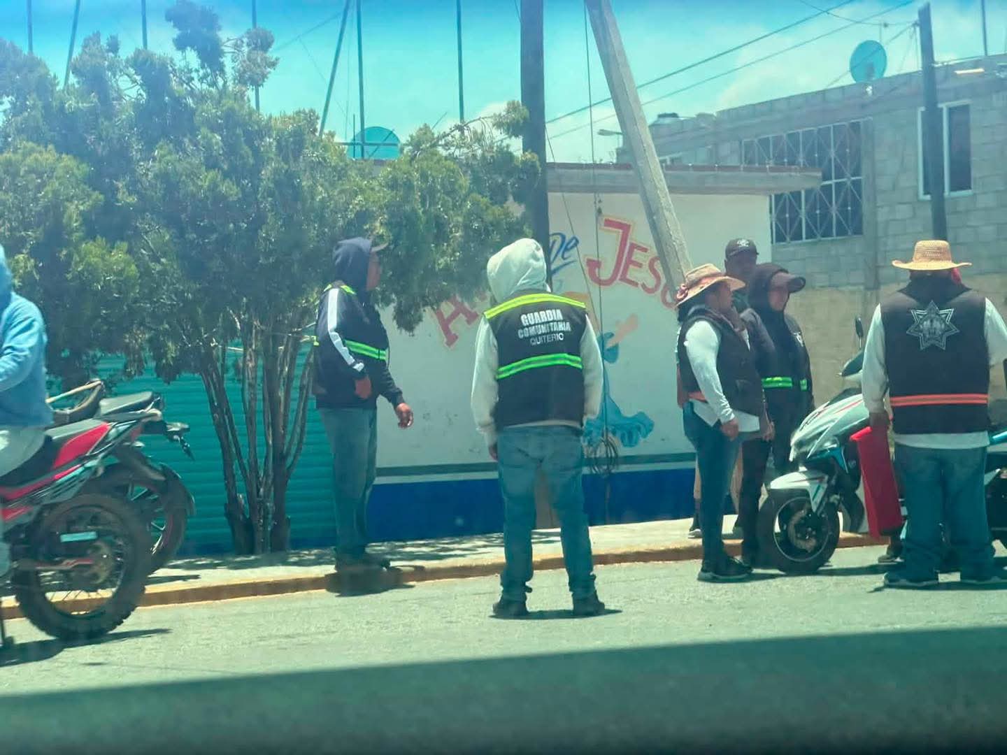 ¡Se adelantan al municipio! En esta comunidad de Ixmiquilpan ya es obligatorio el casco